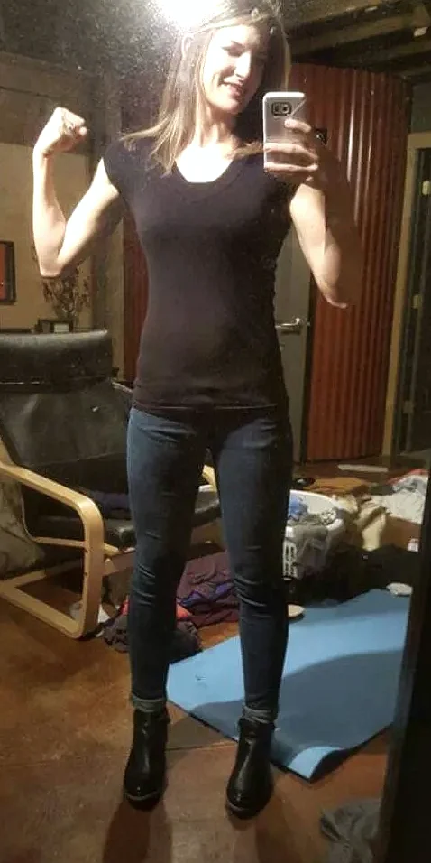 Leah after her transformation, down 3 dress sizes in 6 weeks